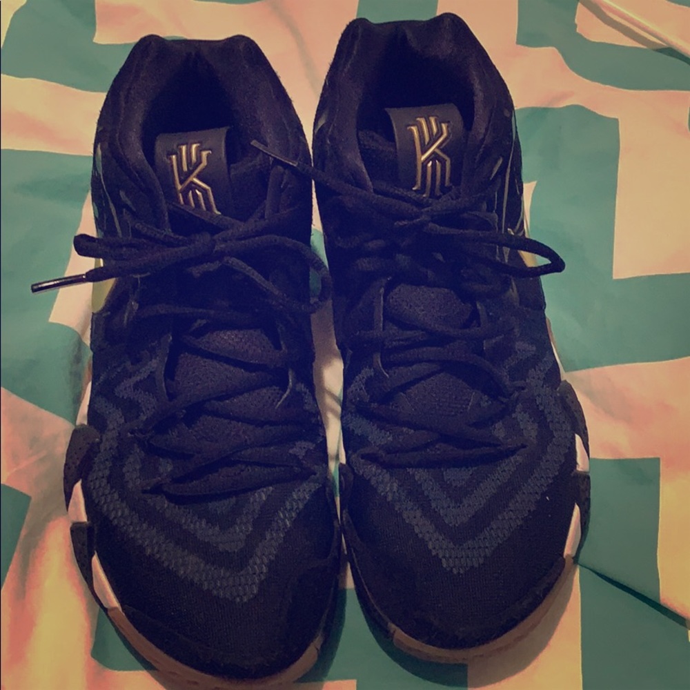 Kyrie 4 Basketball Shoes